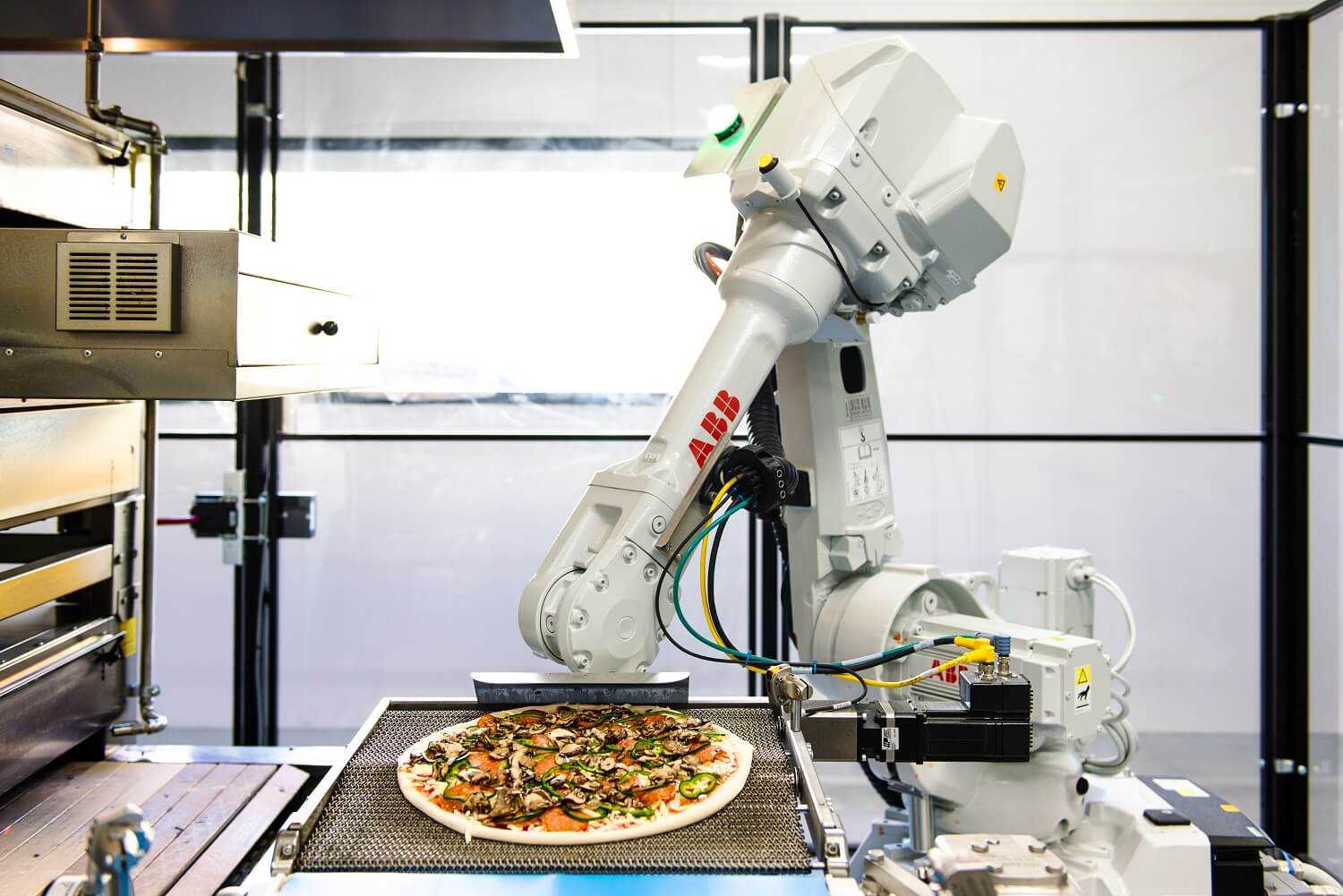 Det här är världens första pizza skapad av robotar